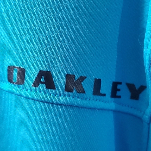 Men's XL Oakley Stretch Polo In Blue Hues. - Picture 2 of 6